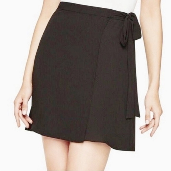 BCBGMaxAzria Womens Black Mini Wrap Skirt Lightweight Elegant NWT Size XS - Picture 1 of 10